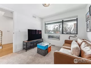 Photo #4: 1030326 Listing