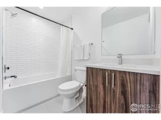 Photo #6: 1030326 Listing