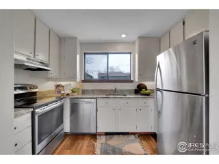 Photo #4: 1030327 Listing