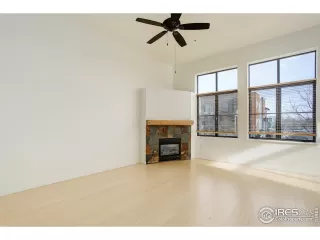 Photo #6: 1030404 Listing