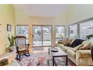 Photo #4: 1030414 Listing