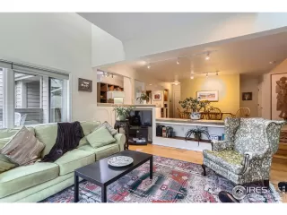 Photo #5: 1030414 Listing