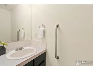 Photo #6: 1030428 Listing