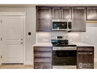 Photo #4: 1030479 Listing