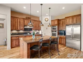 Photo #3: 1030481 Listing