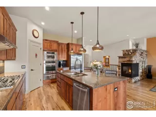 Photo #4: 1030481 Listing