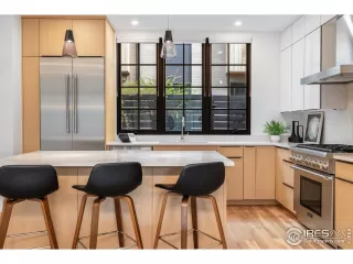 Photo #4: 1030574 Listing