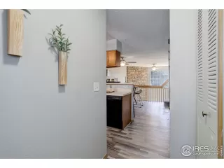 Photo #4: 1030579 Listing