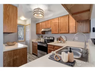 Photo #5: 1030579 Listing