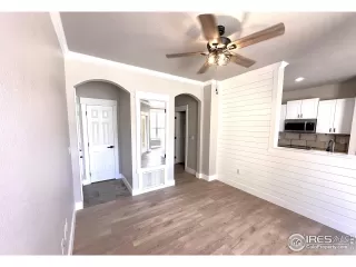 Photo #5: 1030588 Listing