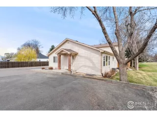 Photo #3: 1030622 Listing