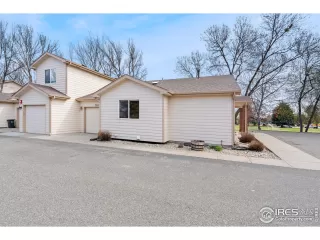 Photo #5: 1030622 Listing