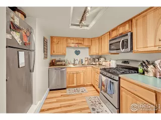 Photo #5: 1030636 Listing