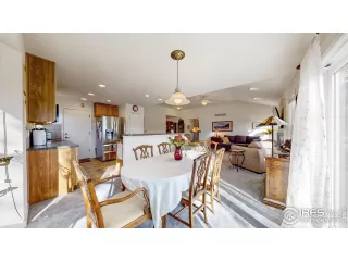 Photo #6: 1030748 Listing