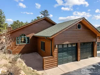 Photo #4: 1030757 Listing