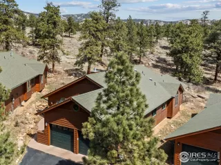 Photo #6: 1030757 Listing