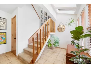 Photo #5: 1030767 Listing