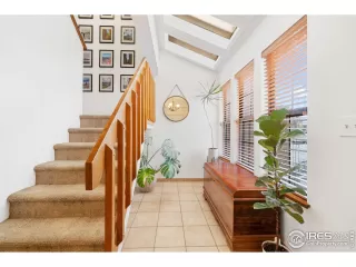 Photo #6: 1030767 Listing