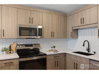 Photo #3: 1030792 Listing