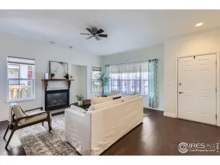 Photo #4: 1030807 Listing