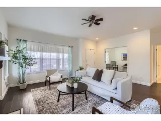 Photo #5: 1030807 Listing