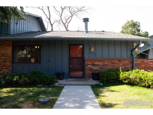 MLS: 1030840 Condo For Sale