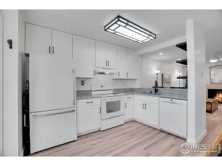 Photo #6: 1030860 Listing