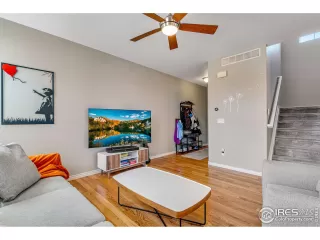 Photo #5: 1030960 Listing