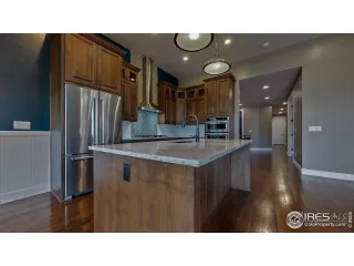 Photo #4: 1030979 Listing