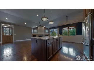 Photo #6: 1030979 Listing