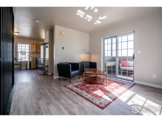 Photo #5: 1030994 Listing