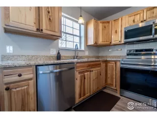 Photo #6: 1030994 Listing