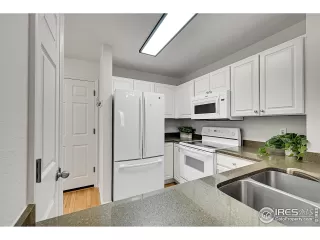 Photo #5: 1031005 Listing