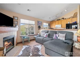 Photo #4: 1031030 Listing