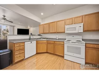 Photo #6: 1031046 Listing