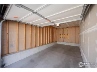 Photo #2: 1031058 Listing