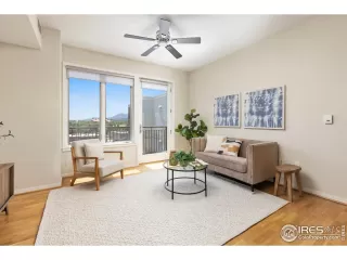 Photo #2: 1031093 Listing