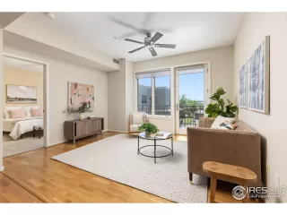 Photo #4: 1031093 Listing