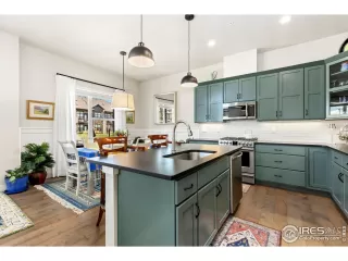 Photo #3: 1031094 Listing