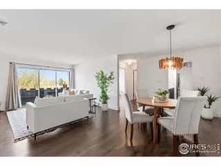 Photo #3: 1031098 Listing