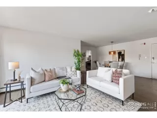 Photo #4: 1031098 Listing