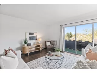 Photo #6: 1031098 Listing