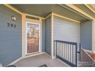 Photo #3: 1031147 Listing