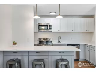 Photo #5: 1031160 Listing