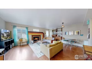 Photo #6: 1031203 Listing