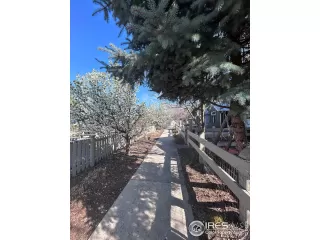 Photo #2: 1031209 Listing