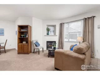 Photo #4: 1031218 Listing