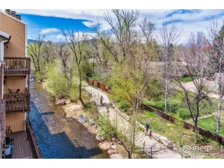 Photo #5: 1031341 Listing