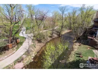 Photo #6: 1031341 Listing