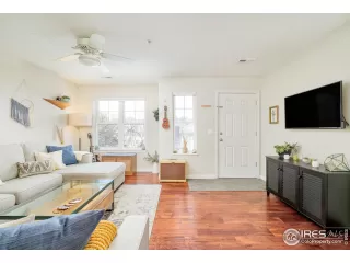 Photo #1: 1031366 Listing